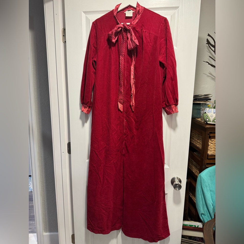 Vintage Housecoat / Robe
